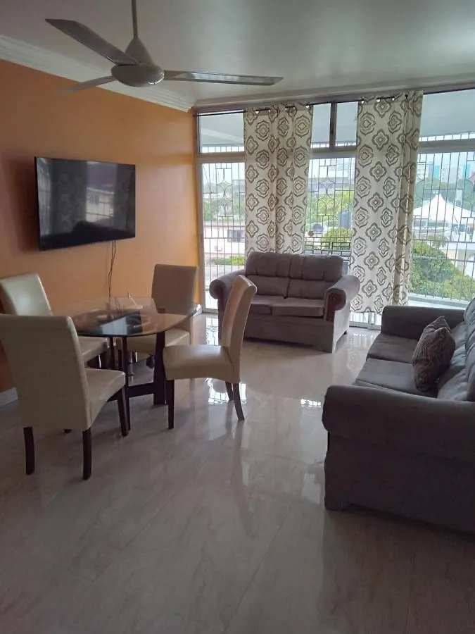 Sea Breeze Penthouse Apartment Kingston 0*,  Jamaica